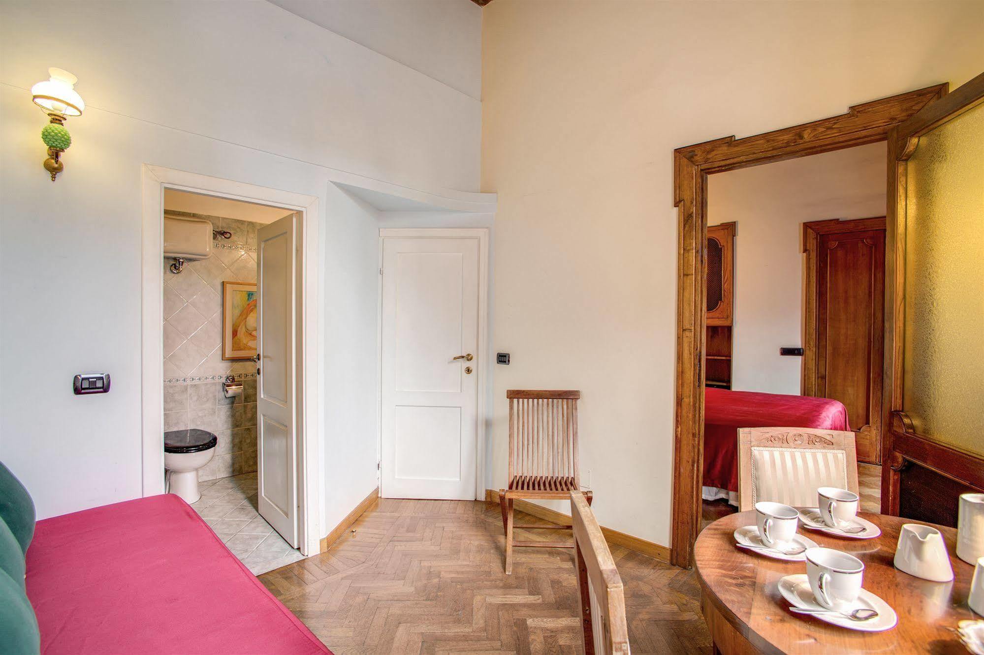 Hotel La Casa Del Capitano à Rome Extérieur photo